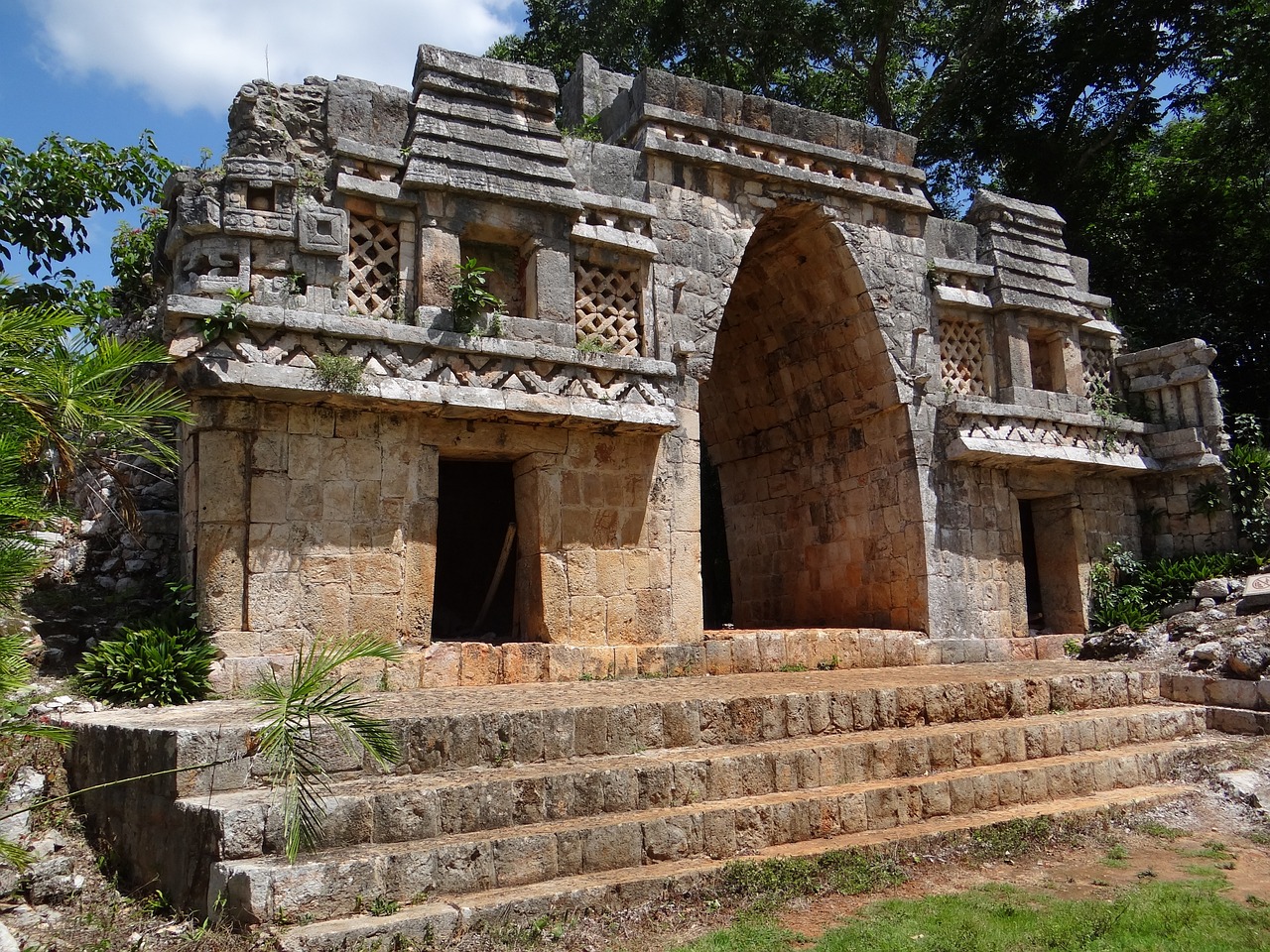The Secrets of the Lost Temples of the Maya